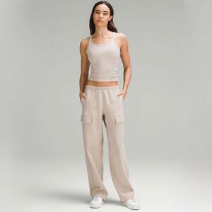 Lululemon Cotton-Blend Double-Knit Mid-Rise Cargo Pant
Mojave Tan